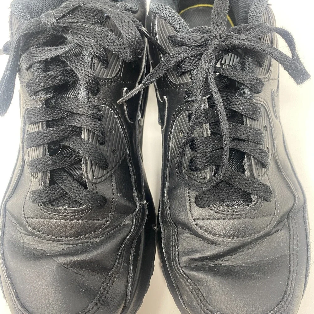 Nike Air Max 90 Triple Black Sneakers CD6864-001‎ Youth Size 6.5Y